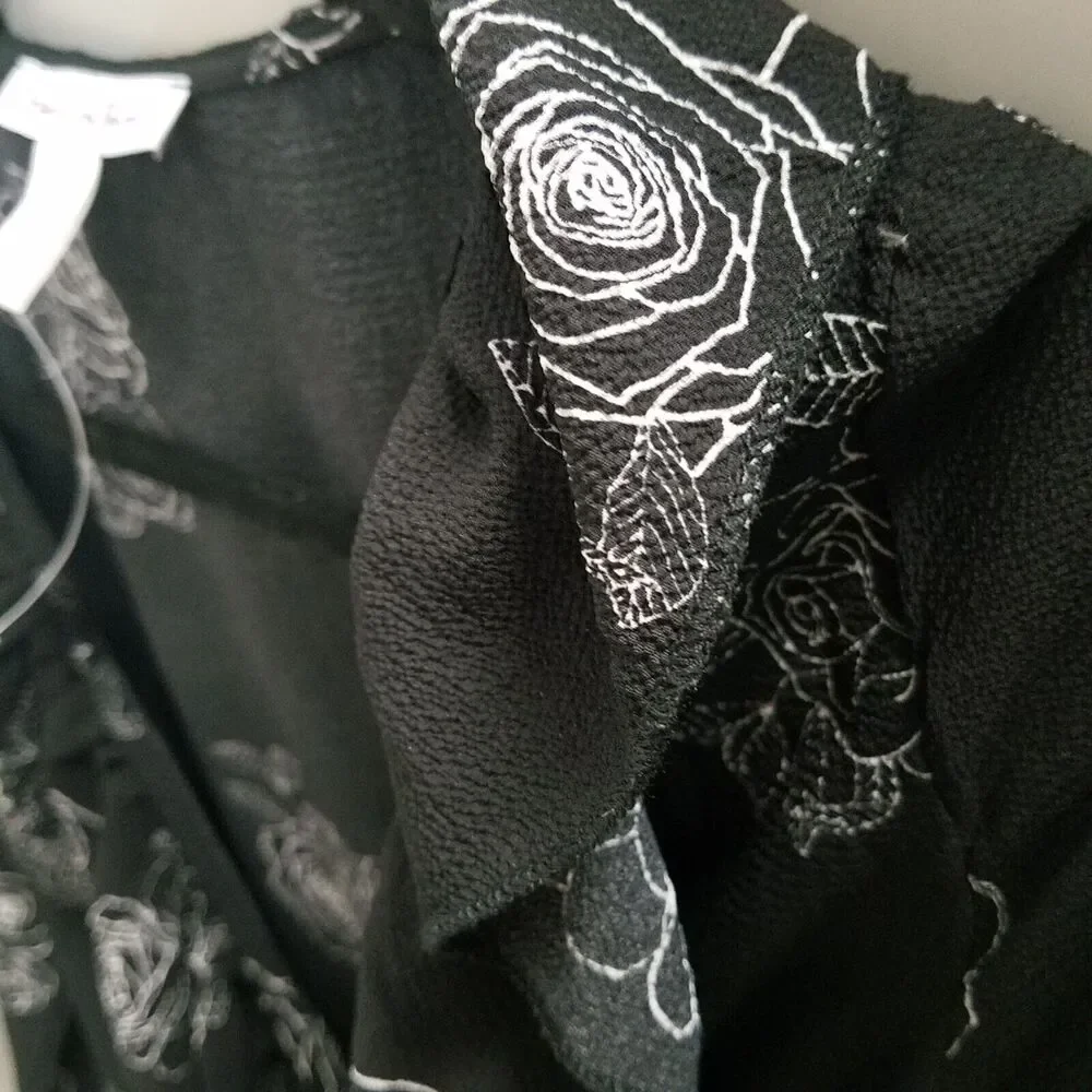 Urban Heritage Womens Sz M Black White Floral Long Sleeve Wrap Dress - Picture 9 of 10